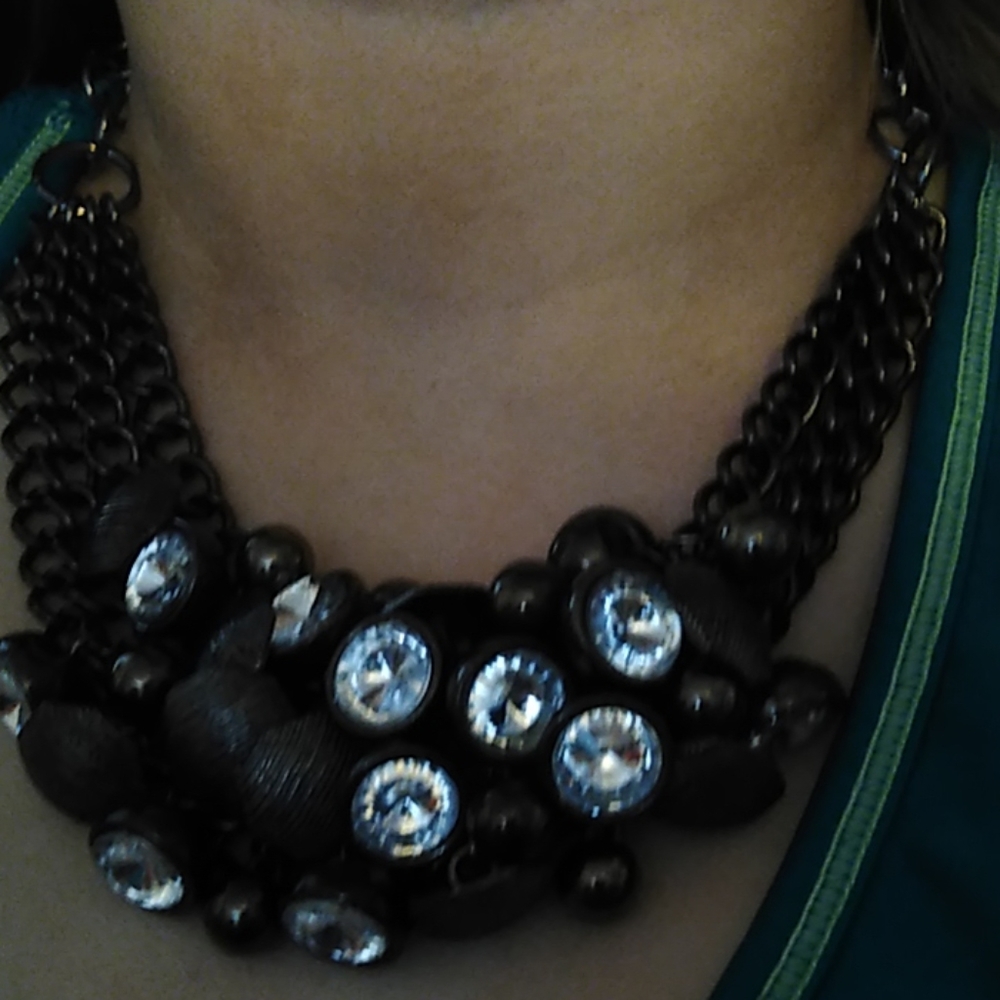 Chunky metal blinged necklace - Picture 2 of 7